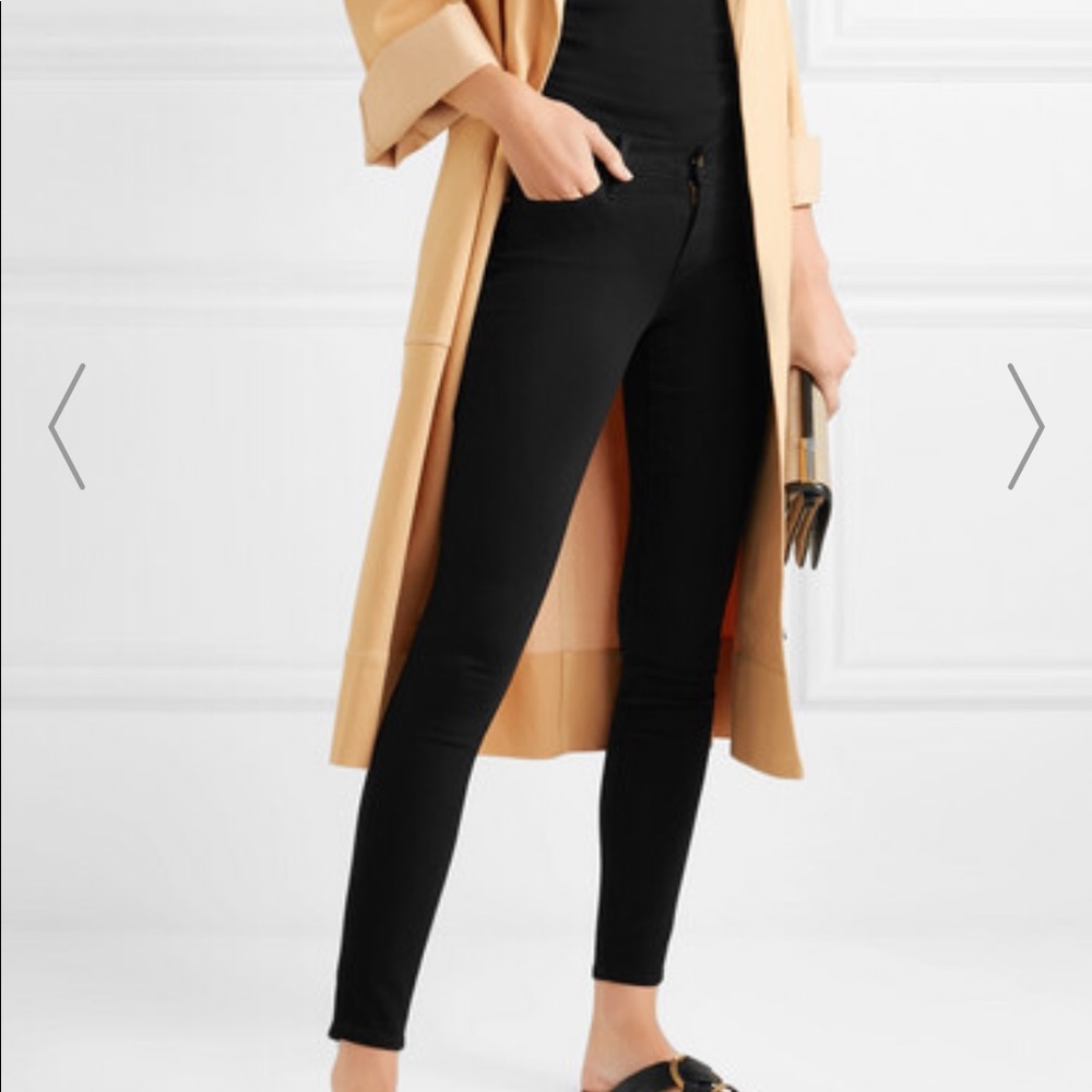 FRAME Denim Le Skinny de Jeanne jeans in black